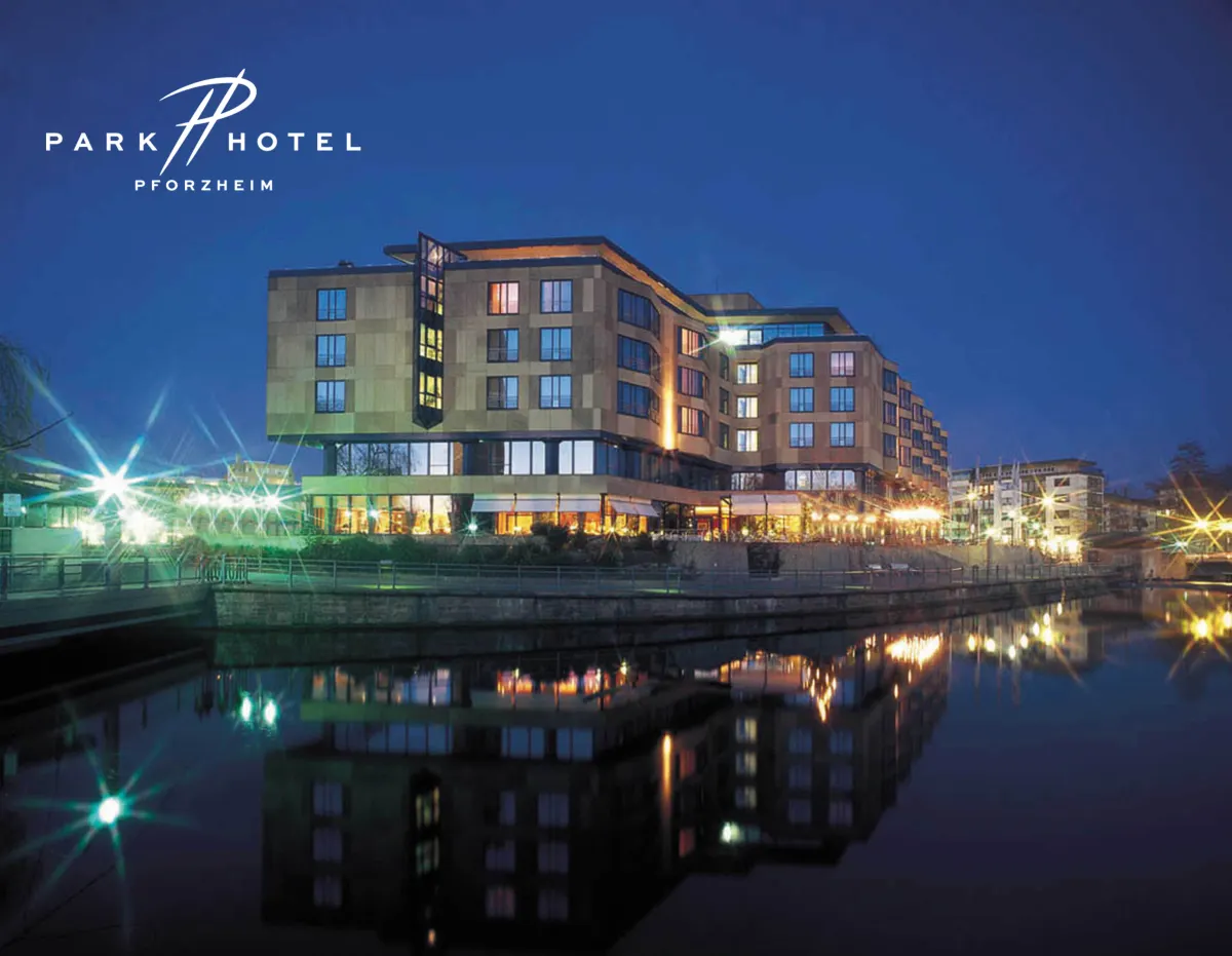 Outside view of the Parkhotel Pforzheim at night